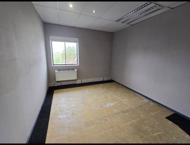 170M² OFFICE TO LET IN TYGER VALLEY